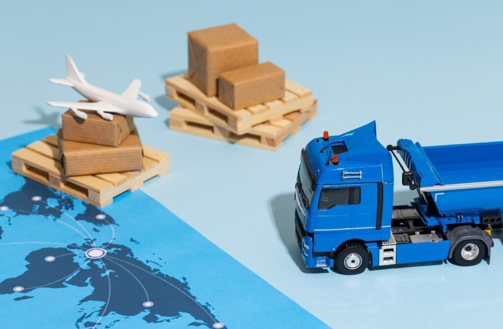 Illustration d’un professionnel de la logistique suivant une formation digitale sur la plateforme MyCore pour optimiser ses compétences terrain et ses process