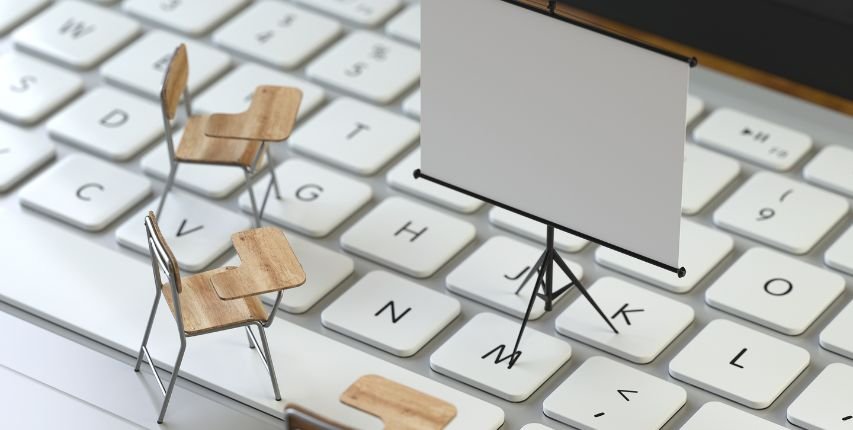 Schéma illustrant les différentes étapes du modèle de maturité de la formation en entreprise