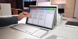 Interface de tableau de bord affichant les indicateurs de progression et d’engagement des apprenants en formation